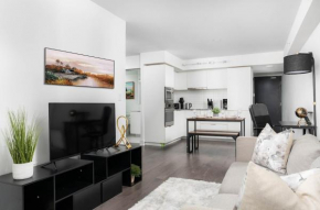 Downtown Condo with 2 Beds - Sleeps 3 by Yorkville